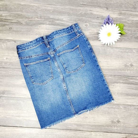 Universal Thread Knee Length Denim Skirt - Picture 3 of 4